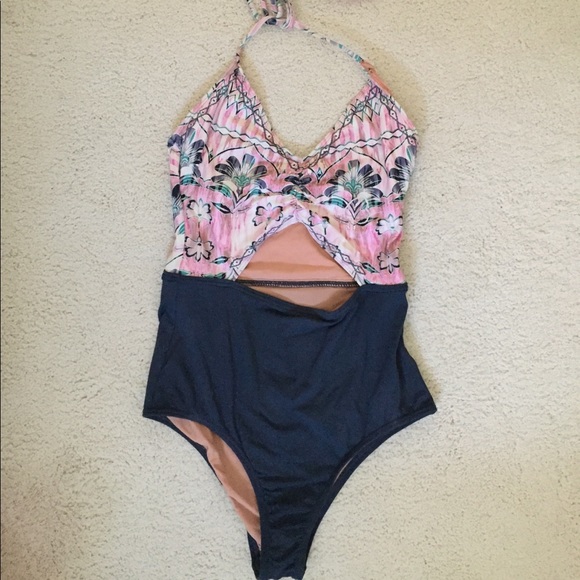 O’Neil floral one piece swimsuit - Picture 2 of 3